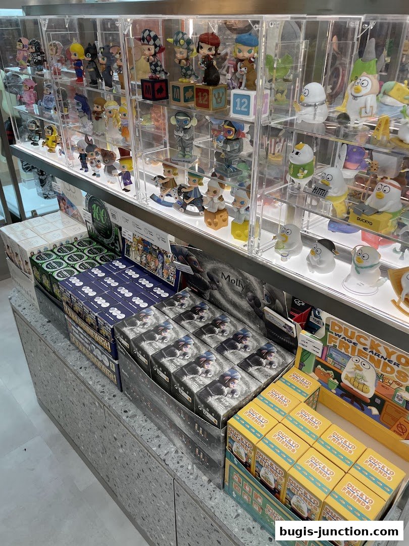 Display shelves filled with collectible designer toys and blind boxes.